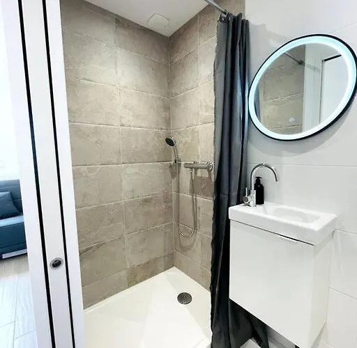 Cosy A Pour 2 Personnes Daire *